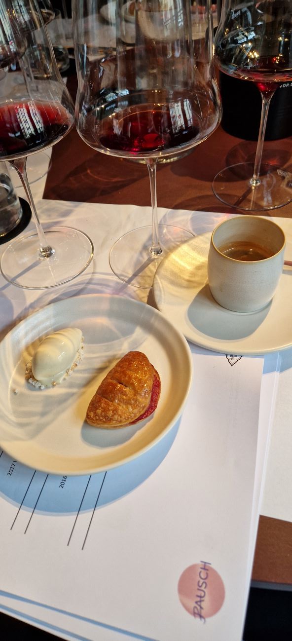 Heitlinger Roundtable im Frankfurter Restaurant „Im Rausch“: Apfelplunder und Vanilleeis